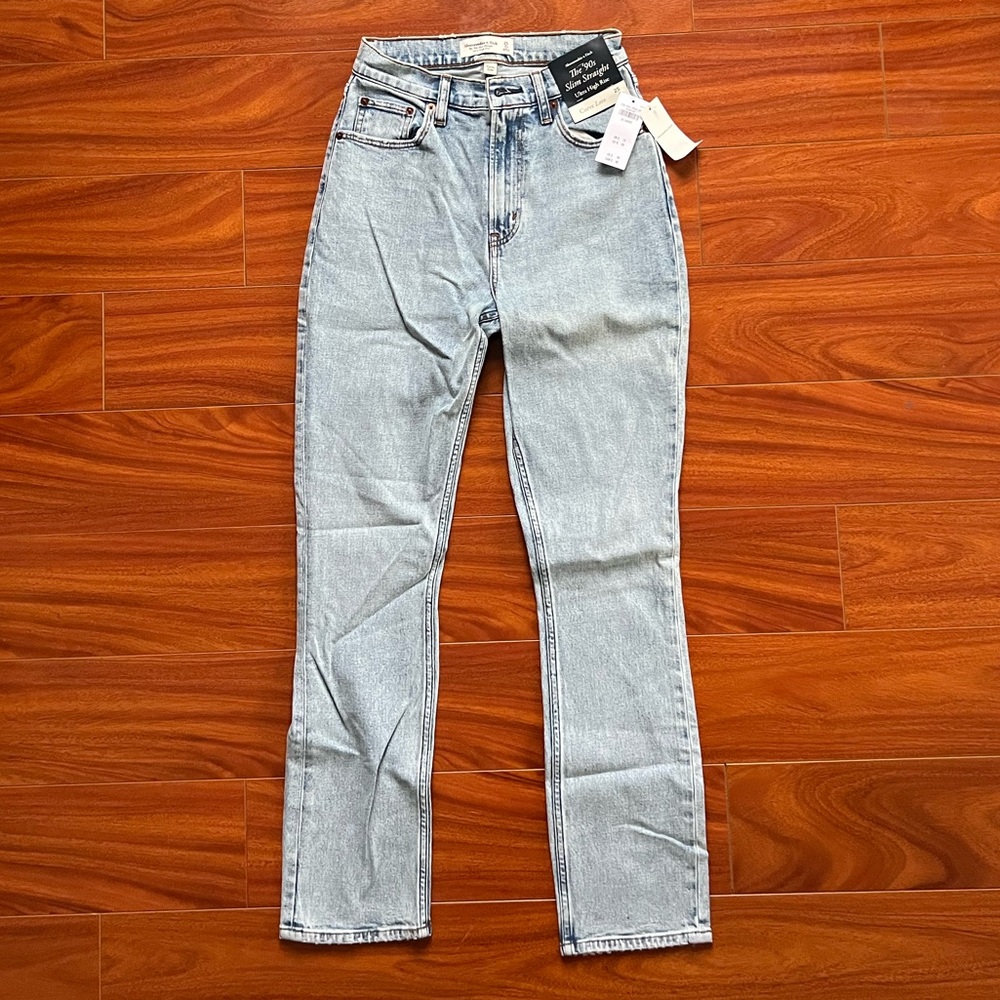 Abercrombie & Fitch The 90s Slim Straight Ultra High Rise 25/0s